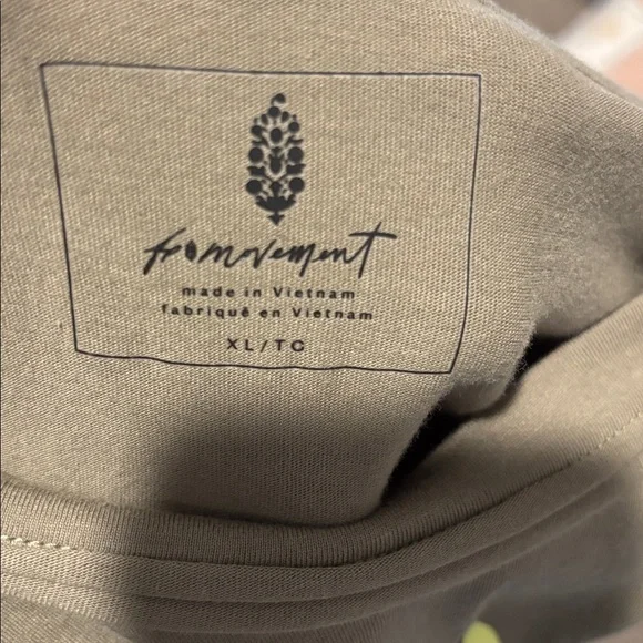 Free People Movement Fitness. Graphic Oversized T-Shirt in Olive and Yellow. - Picture 4 of 5